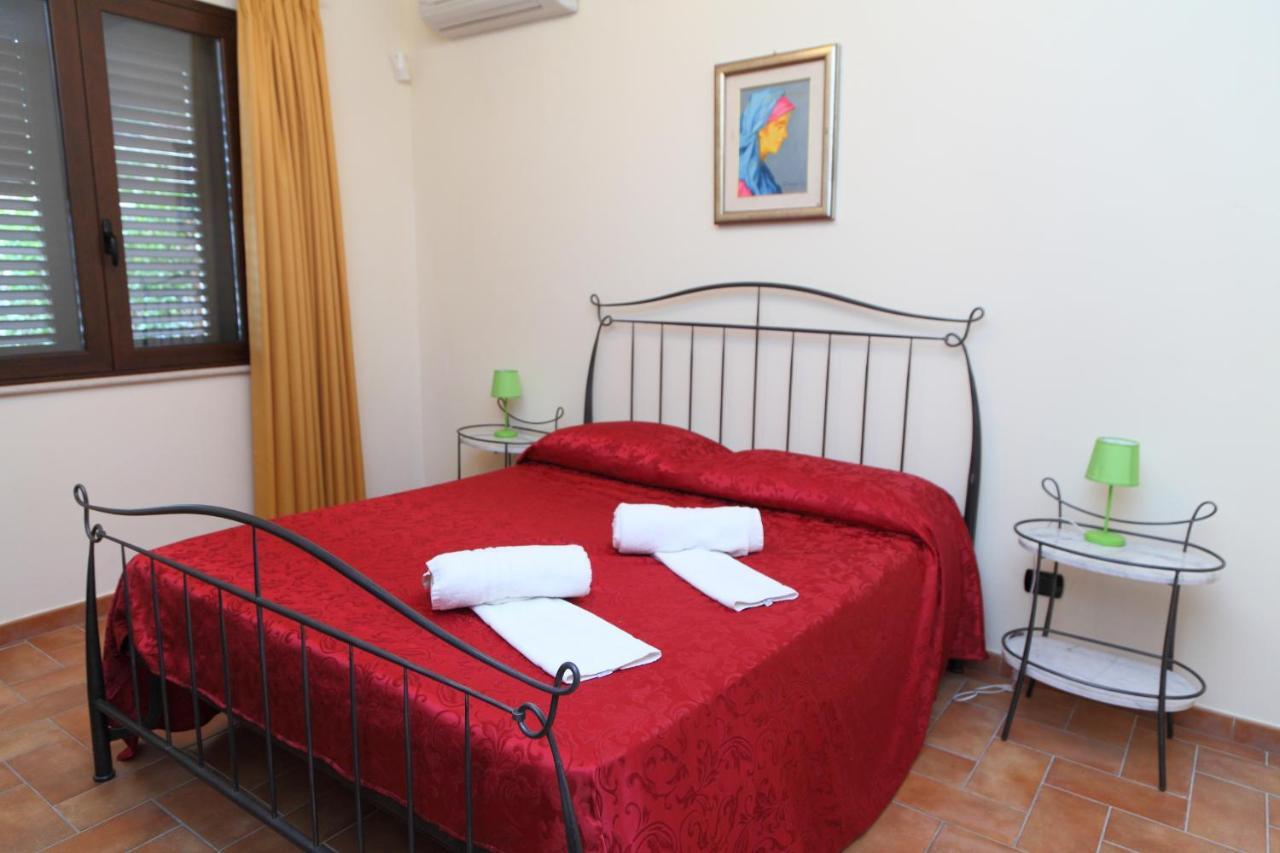 Sikelios Apartments Чефалу Экстерьер фото