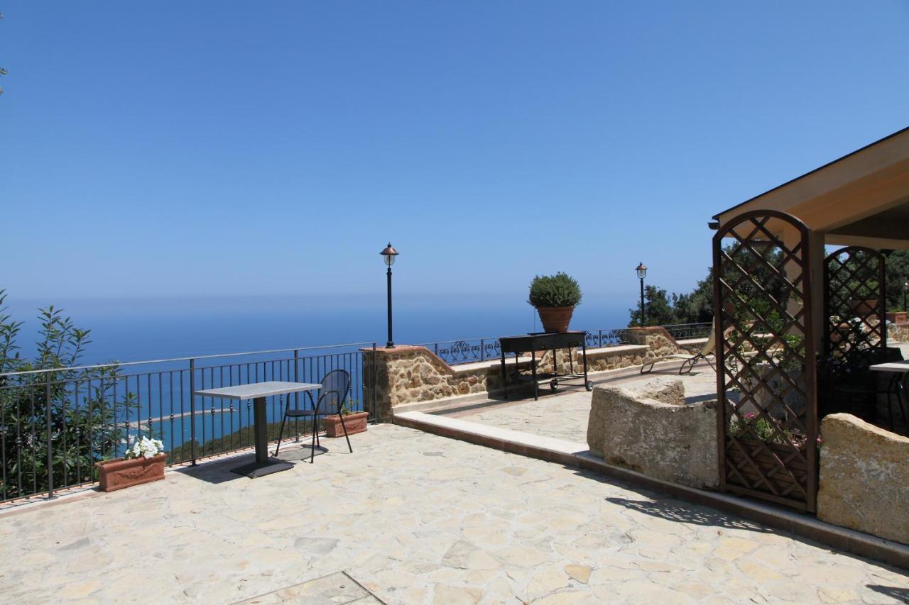 Sikelios Apartments Чефалу Экстерьер фото
