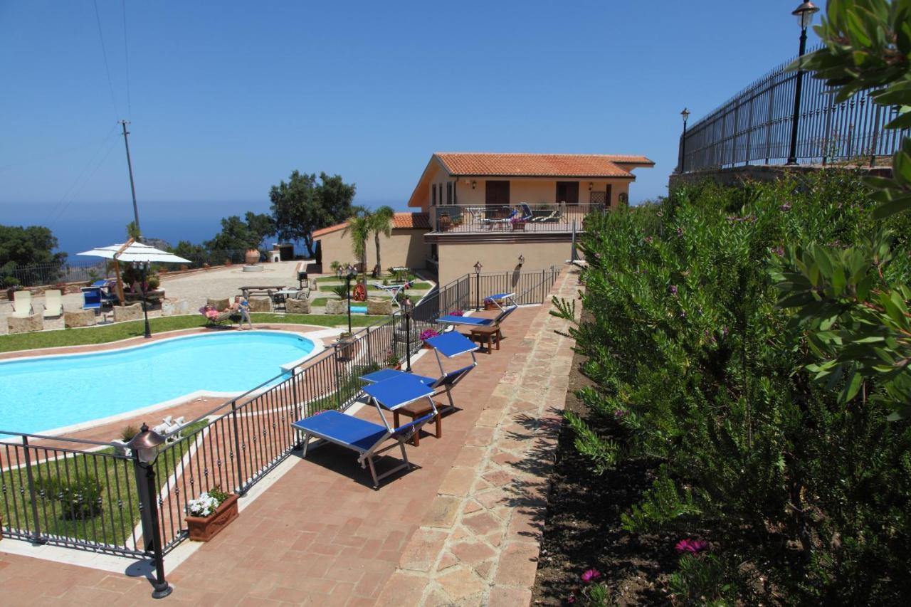 Sikelios Apartments Чефалу Экстерьер фото