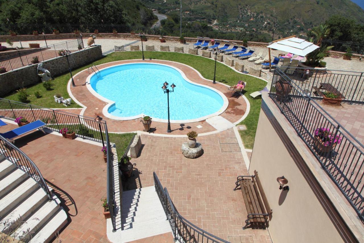 Sikelios Apartments Чефалу Экстерьер фото